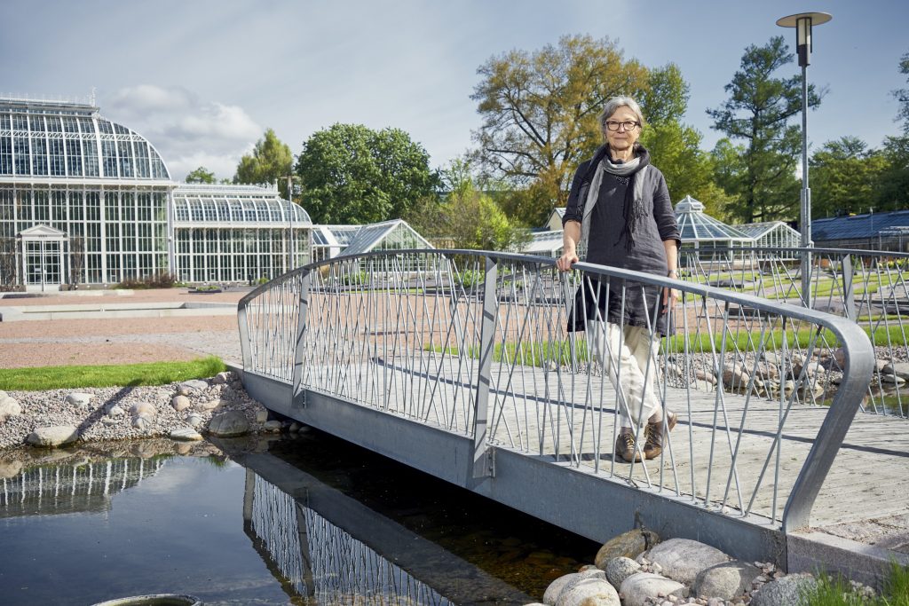 – Suomalaisessa maisema-arkkitehtuurissa pitää olla enemmän innovatiivisuutta, Gretel Hemgård sanoo. Hänelle myönnettiin Kivenpyörittäjä 2016 -palkinto tunnustuksena erittäin merkittävästä ja monipuolisesta maisema-arkkitehdin urasta. Ruduksen myöntämää palkintoa on jaettu vuodesta 2001.